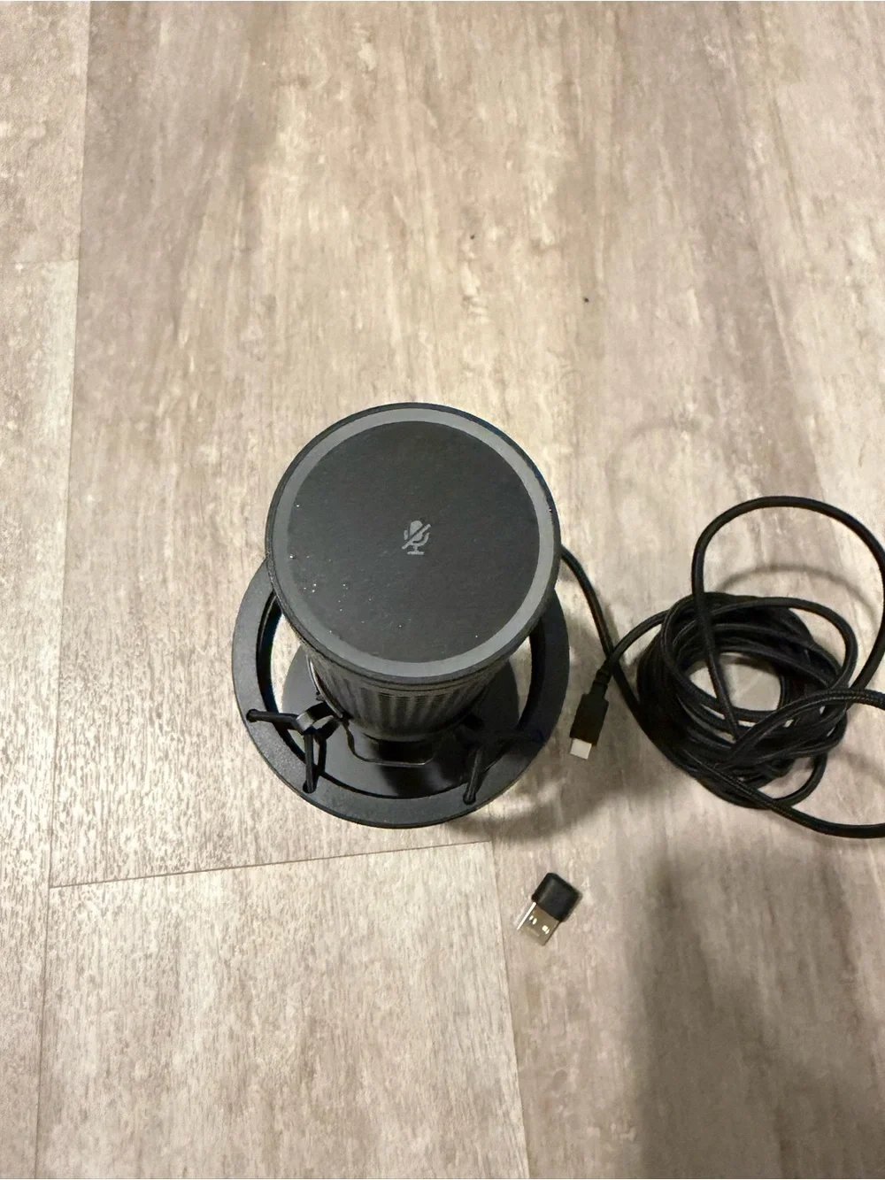 HyperX USB Condenser Microphone in Black and Red with Desktop Stand
